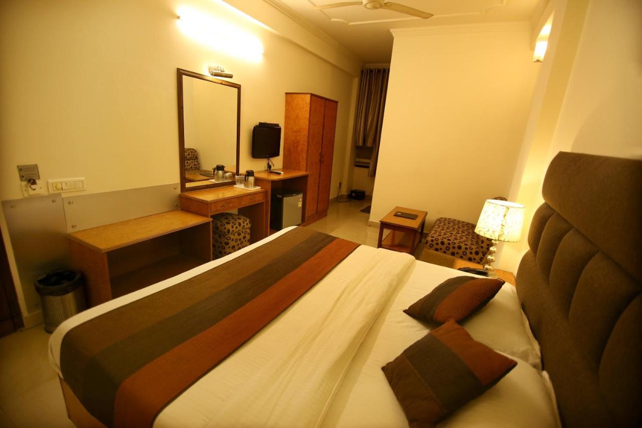 Hotel Parkway Deluxe New Delhi Eksteriør bilde
