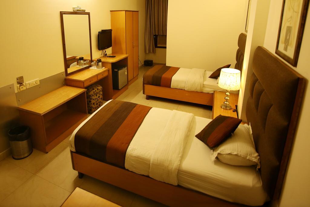 Hotel Parkway Deluxe New Delhi Eksteriør bilde