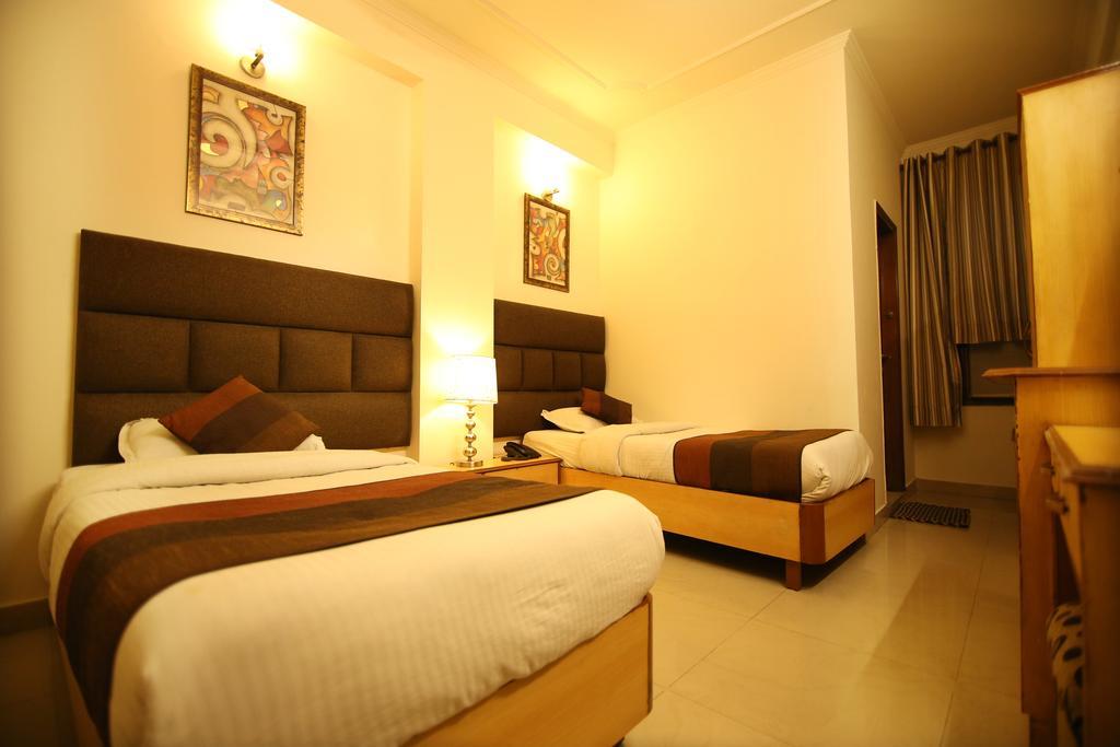Hotel Parkway Deluxe New Delhi Eksteriør bilde