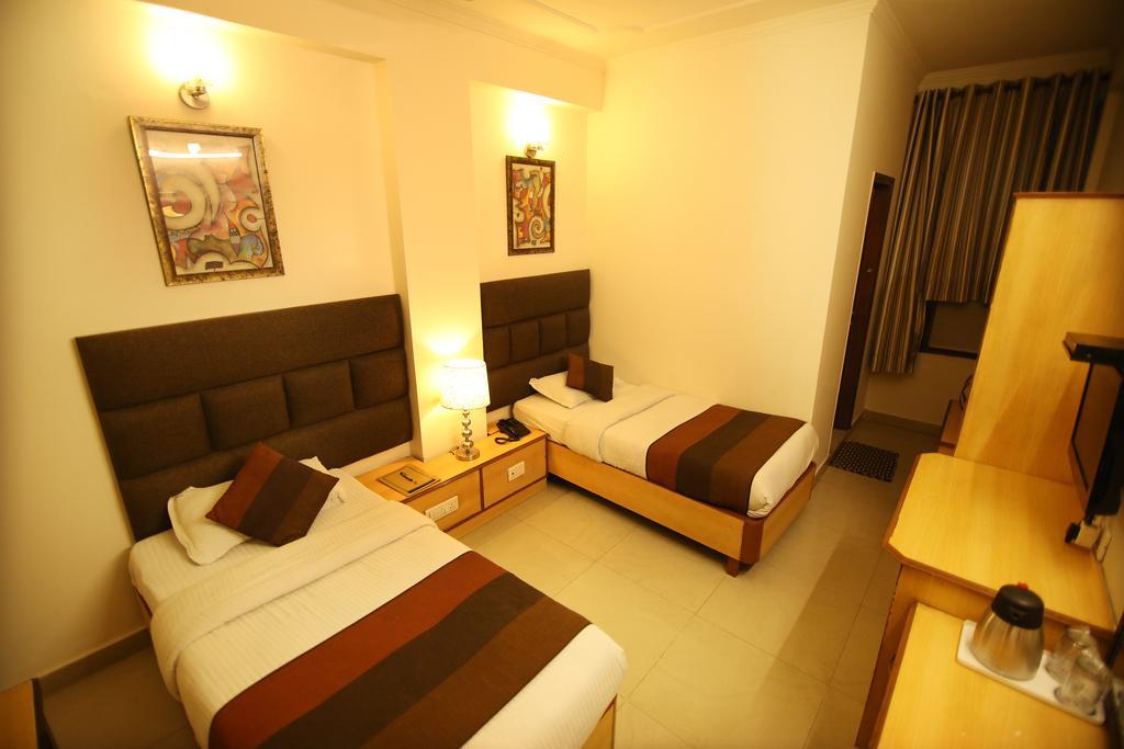 Hotel Parkway Deluxe New Delhi Eksteriør bilde