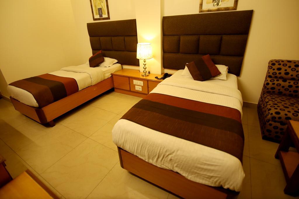Hotel Parkway Deluxe New Delhi Eksteriør bilde