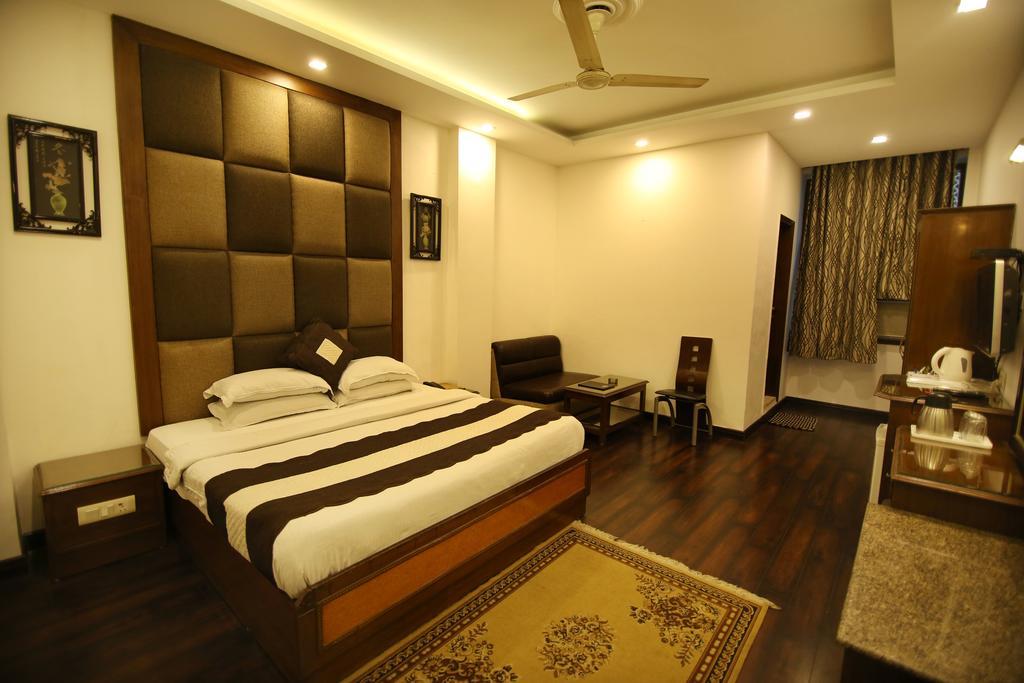 Hotel Parkway Deluxe New Delhi Eksteriør bilde