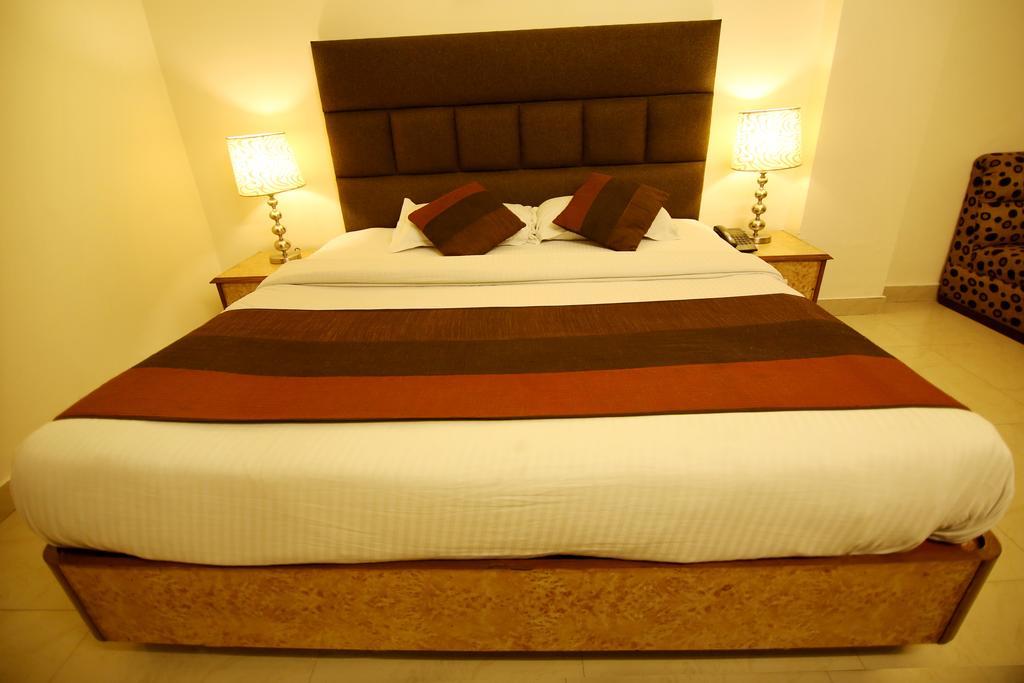 Hotel Parkway Deluxe New Delhi Eksteriør bilde